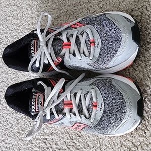 Saucony Cohesion 10